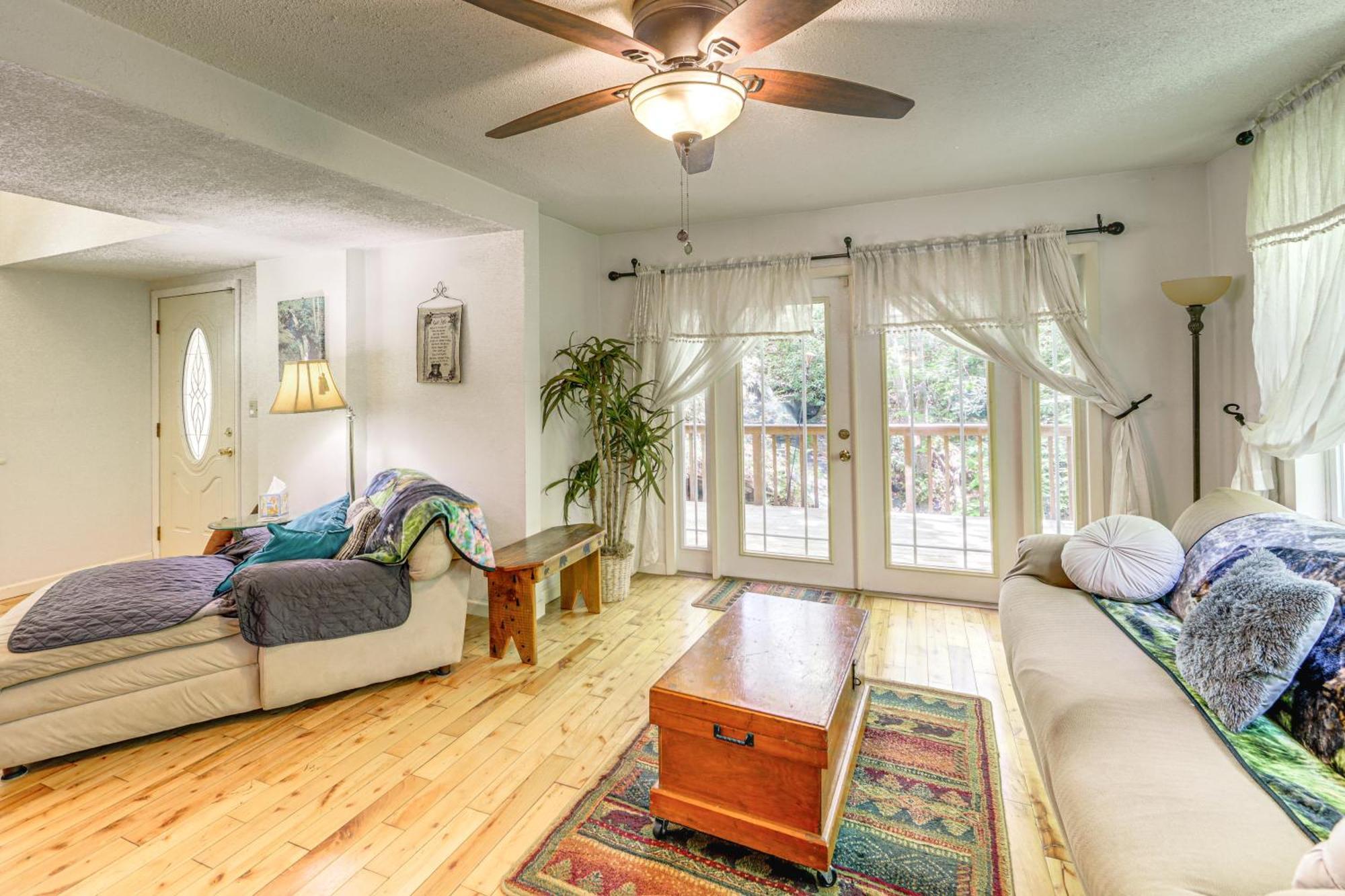 Bryson City Cottage With Hot Tub And Waterfall Views! المظهر الخارجي الصورة