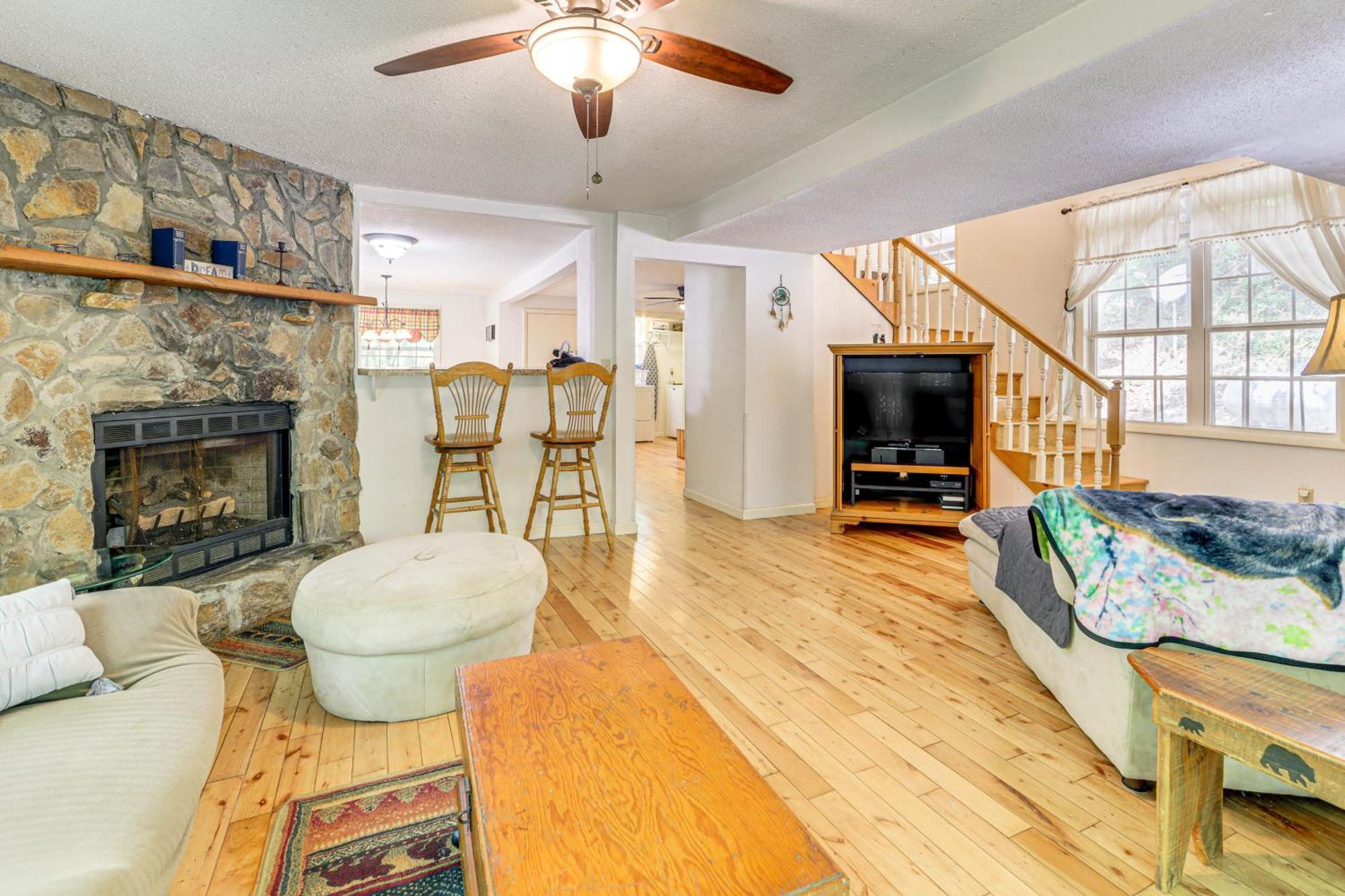 Bryson City Cottage With Hot Tub And Waterfall Views! المظهر الخارجي الصورة